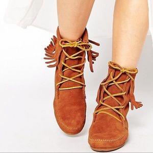 Minnetonka Tramper Boot